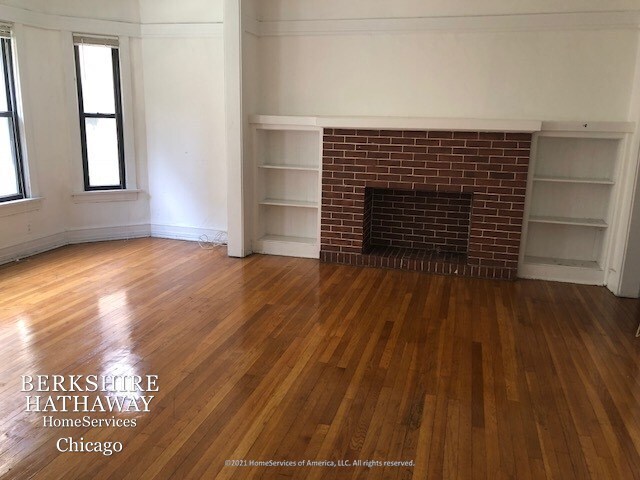 Building Photo - 518 W Diversey