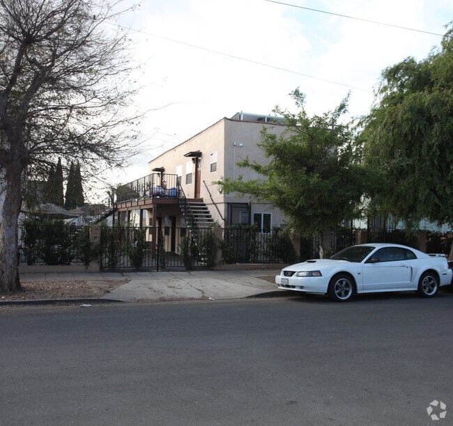 Foto del edificio - 1181-1185 N Virgil Ave
