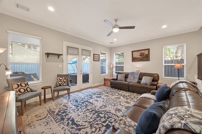 Building Photo - 1914 Shearn St