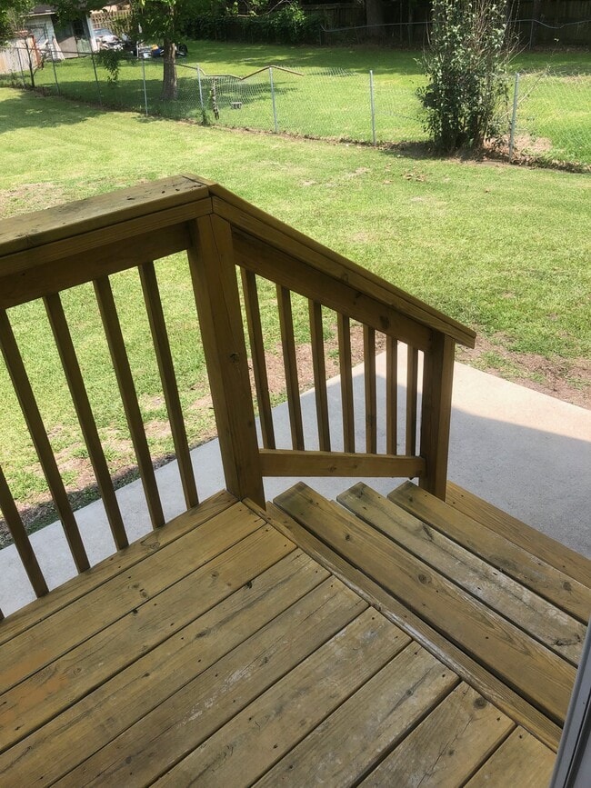 patio - 130 Kenwood Ave