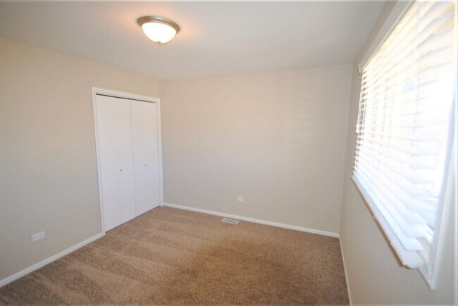 Building Photo - 8844 167th Pl