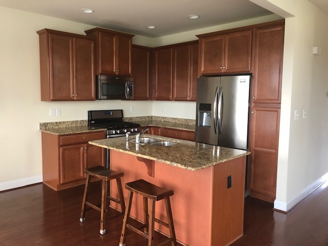 Foto del edificio - 661 Whitetail Dr