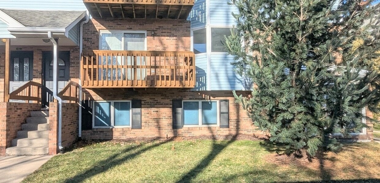 Photo - 253 Pinewood Cir (Plymouth, MI)