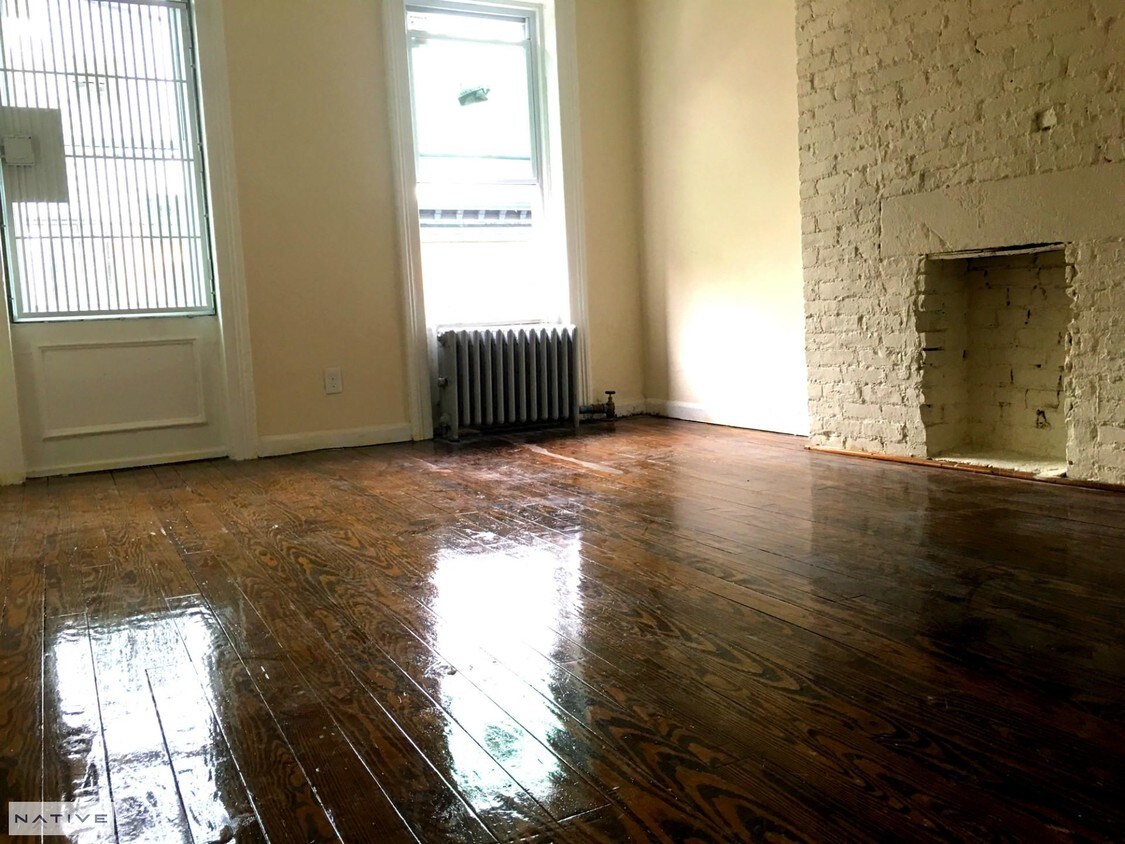 Primary Photo - 488 9th Ave