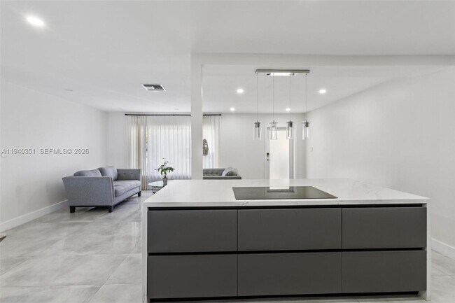 Foto del edificio - 8014 NW 101st Ave