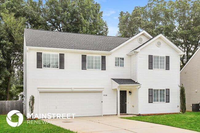 Foto del edificio - 5728 Hidden Lake Dr
