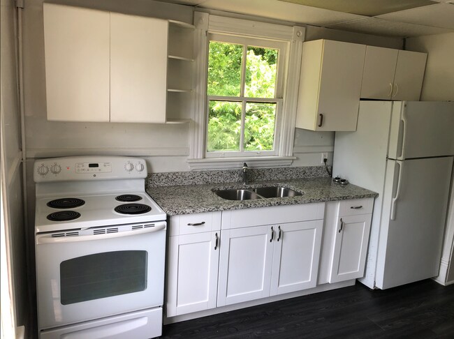 Building Photo - 2813 Bayview Boulevard, Unit 3