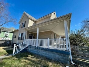 Building Photo - 1502 Lexington Ave