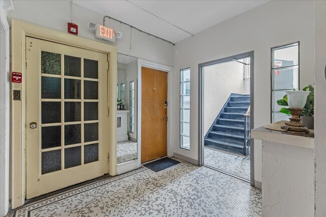 Foto del edificio - 2 S Hartford Ave