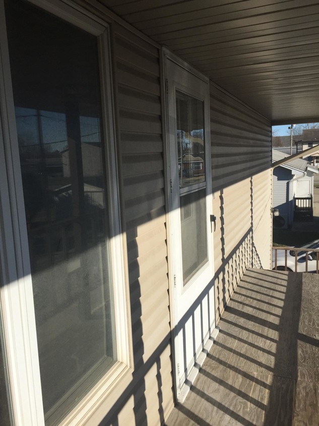 Apt balcony entrance - 305 W Virginia Ave