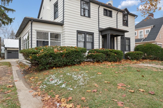 Foto del edificio - 1937 Foster Ave