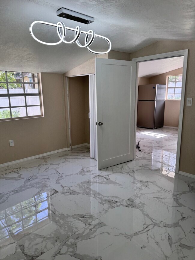 Foto del edificio - 1506 Orange Blossom Ave