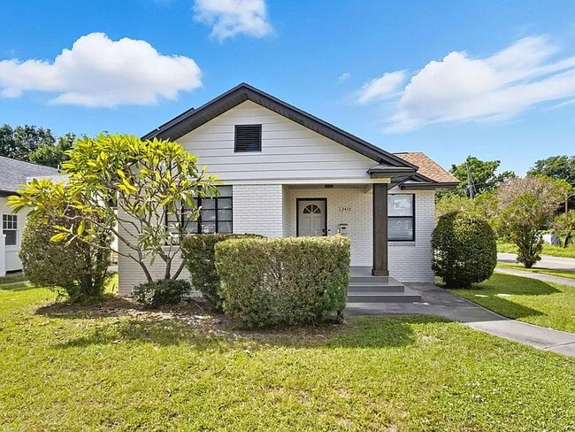 Building Photo - Fall Semester Move-In | Spacious 5BR Home in Ridgewood Park