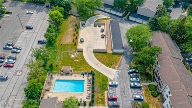 Building Photo - 1480 Cedarwood Dr