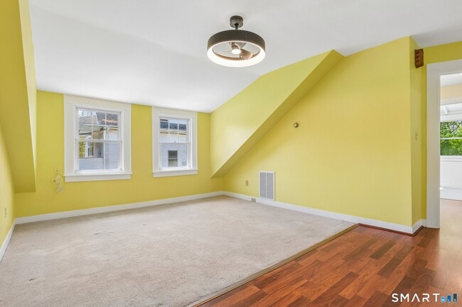 Building Photo - 1572 Whitney Ave