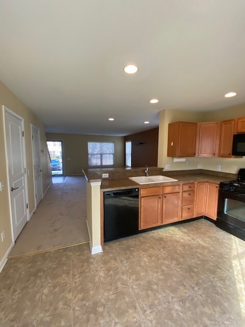 Building Photo - 8480 Cromwell Ct
