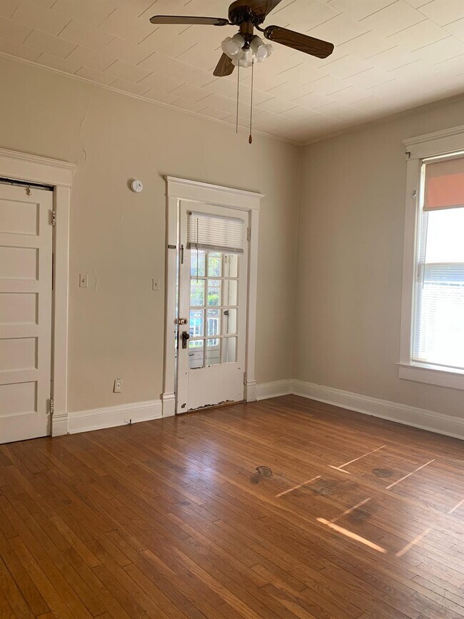 Building Photo - 213 W Hickman St