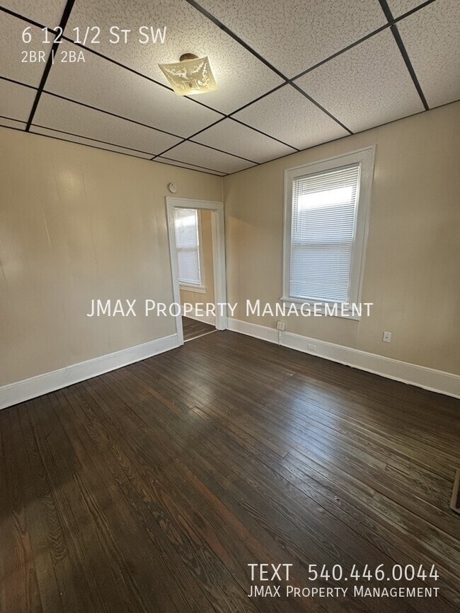 Building Photo - 6-12 1/2 12 1/2 St