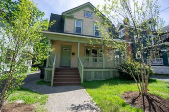 Building Photo - 965 Lancaster Ave