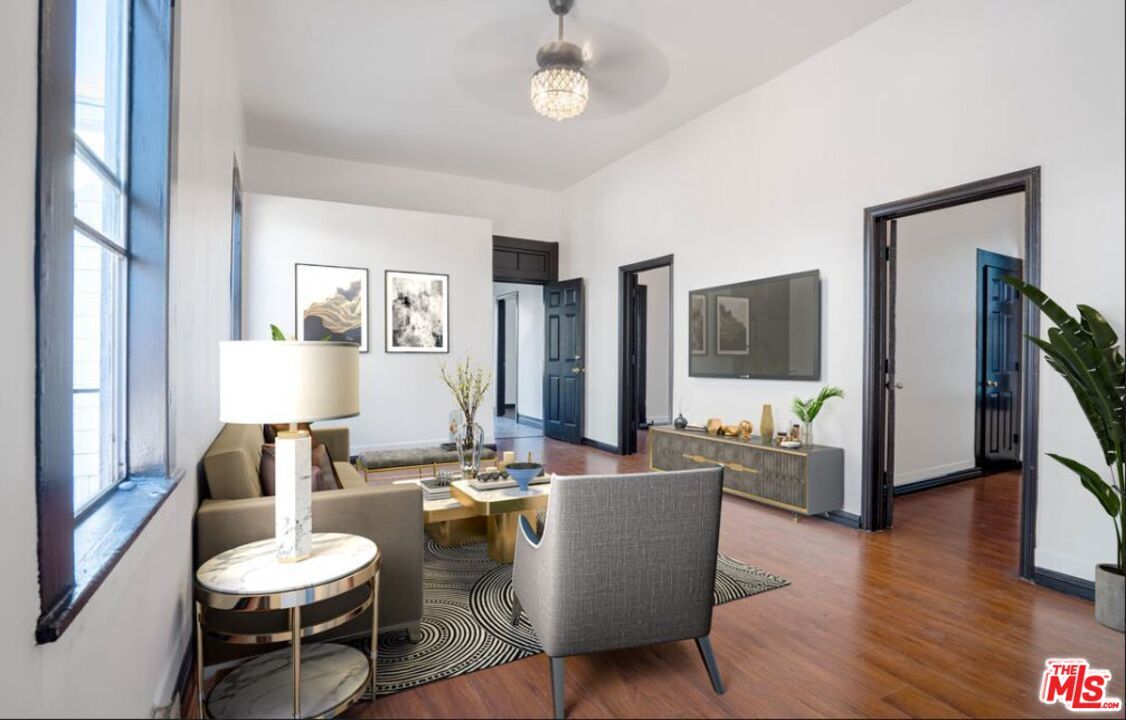 Foto principal - 955 S Ardmore Ave