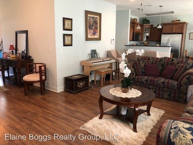 4 Br 2 5 Bath House 802 Alyson Court For Rent In Building Photo 4 Br 2 5 Bath House 802 Alyson Court