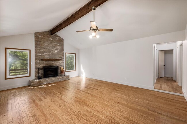 Building Photo - 2601 Shiloh Dr