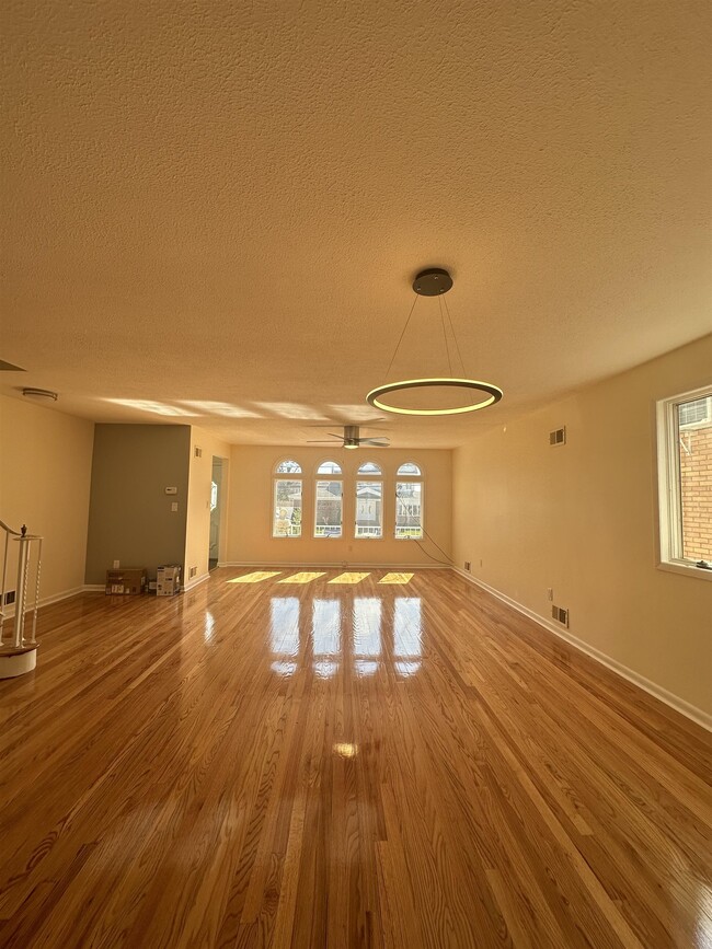Building Photo - 855 Avenue C