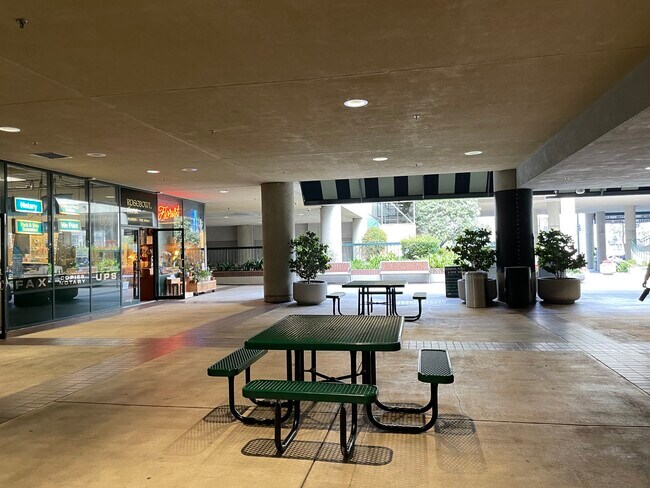 Foto del edificio - 601 Van Ness Ave