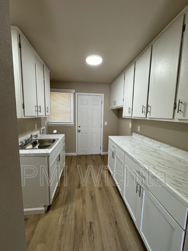 Foto del edificio - 2560 N Wellington Pl