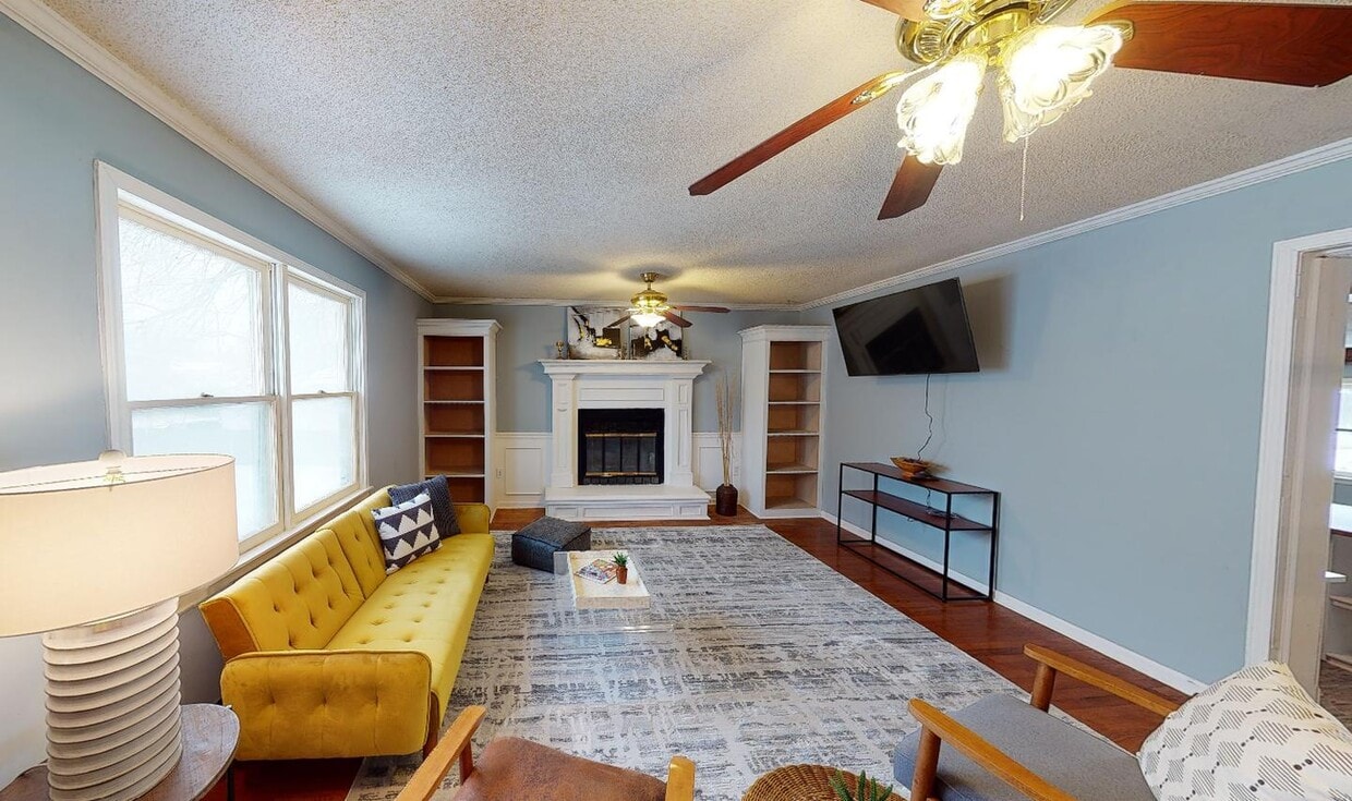 Primary Photo - 427 N Blake St