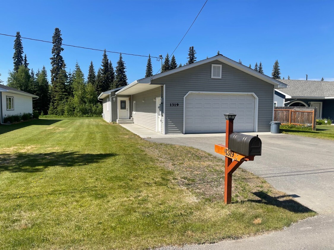 Foto principal - 3bd Home for Rent in Fairbanks! FUEL INCLU...