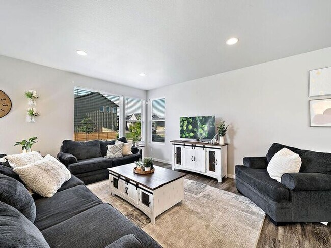 Foto del edificio - Gorgeous 3 Bed 2.5 Bath in Northeast Ft. C...