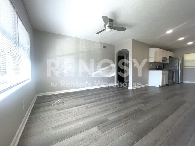 Building Photo - 310 S Arcturas Ave