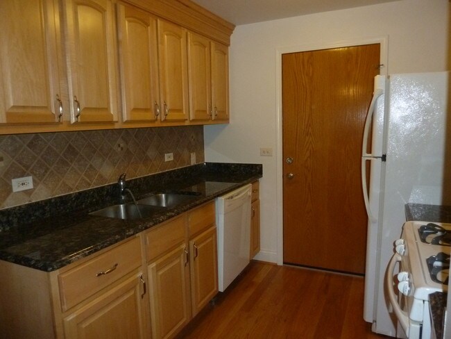 Foto del edificio - 4939 N East River Rd