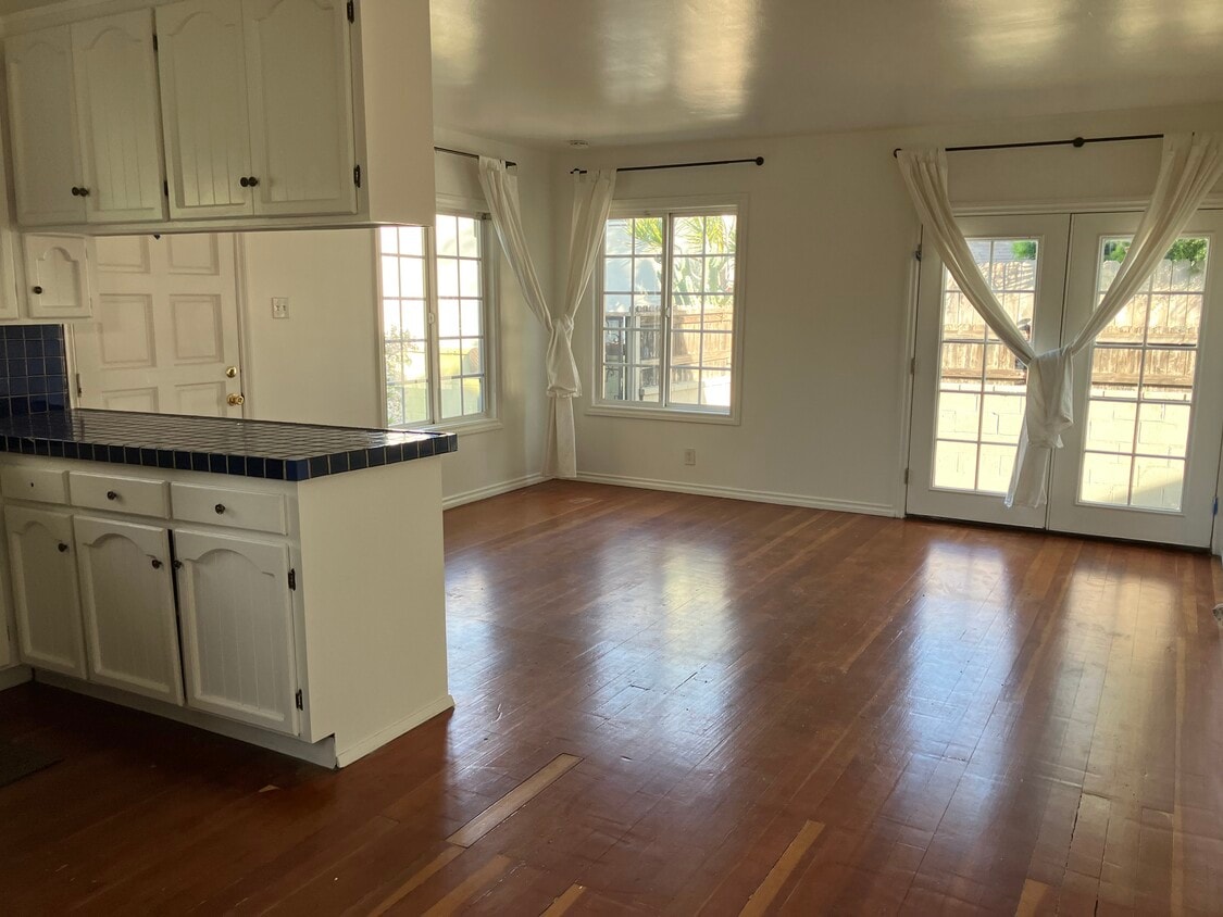 Foto principal - 2570 S Spaulding Ave