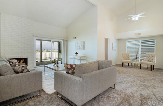 Building Photo - 6963 E Shorecrest Dr