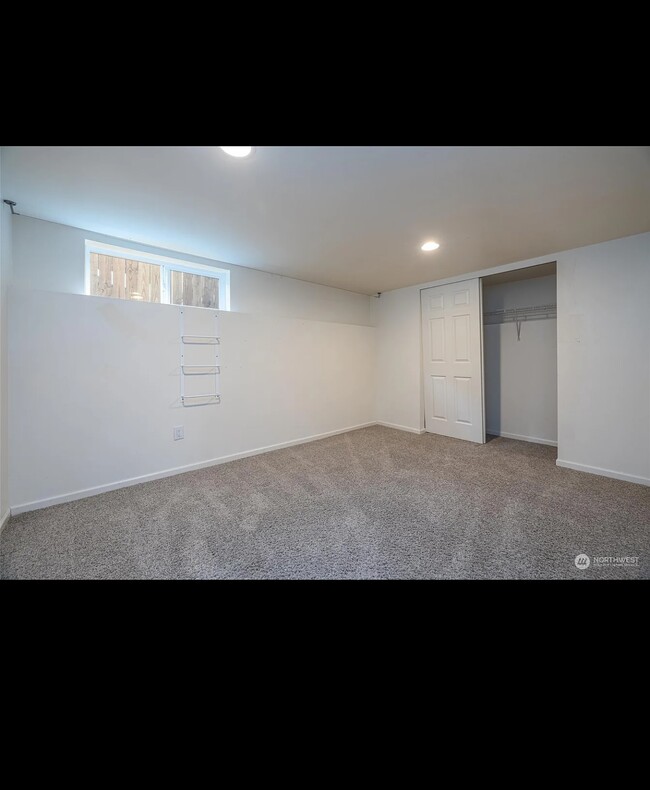 Building Photo - 1418 Cascara Ct