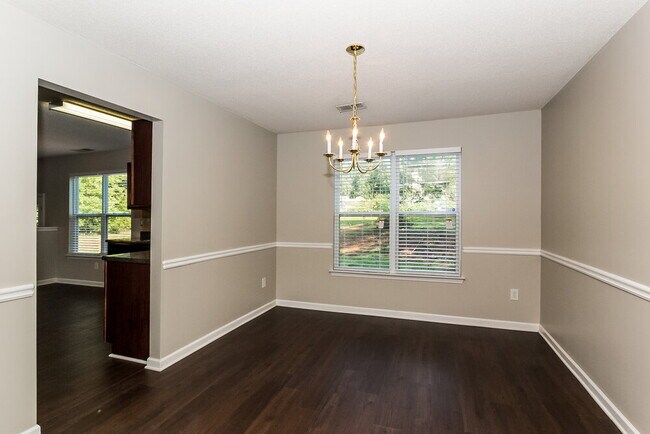 Foto del edificio - 412 Peterson Dr