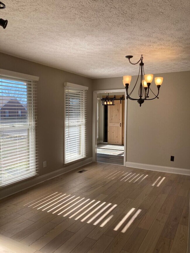 Building Photo - Lebanon Home in Summer Crest