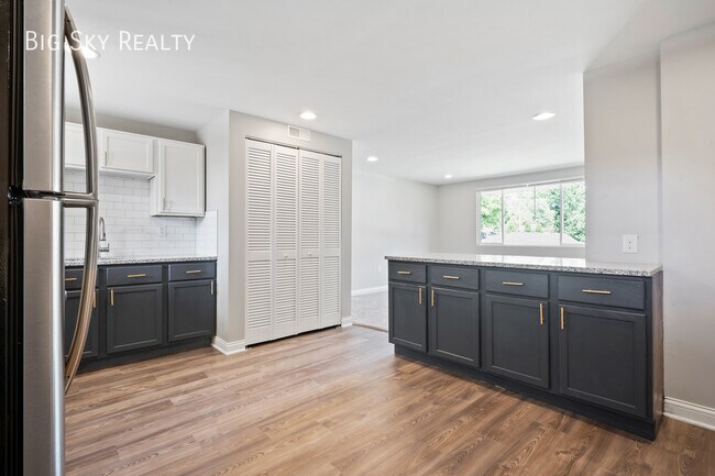 Foto del edificio - The Huntley - Creekside 2 bed / 1 bath - N...