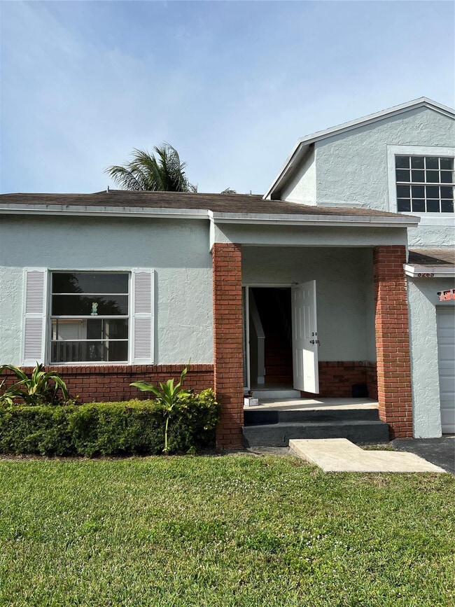 Building Photo - 8265 NW 192nd Terrace
