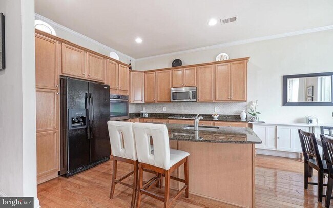 Foto del edificio - 4204 Lexington Ct