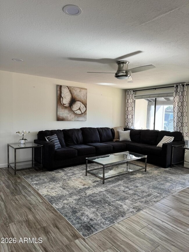 Foto del edificio - 3756 E Pershing Ave