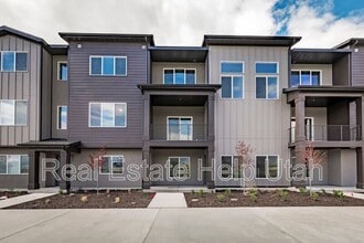 Building Photo - 488 S 700 W