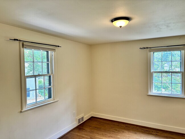 Foto del edificio - 4601 Harvard Rd