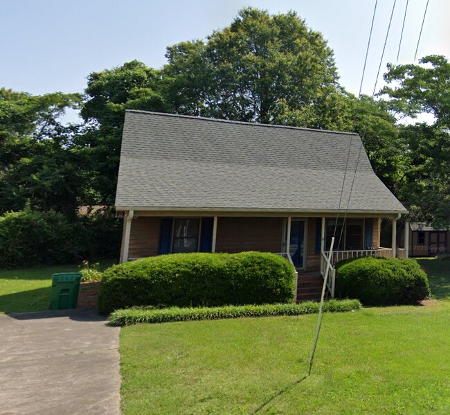 Building Photo - 318 W Dalton Rd