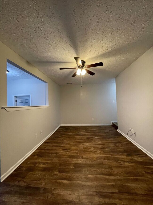 Foto del edificio - 121 Cedar Ct