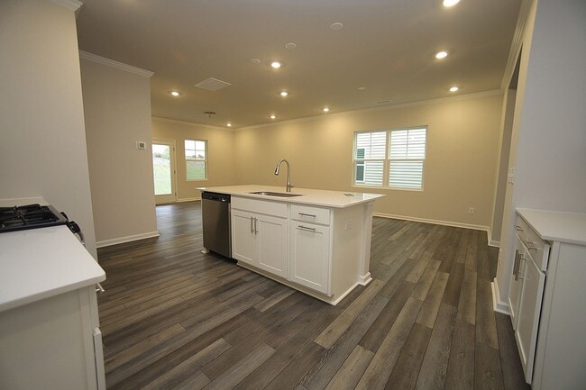 Building Photo - 4-Bedroom, 3-Full Bath Home with 2 Car Garage in Durham!