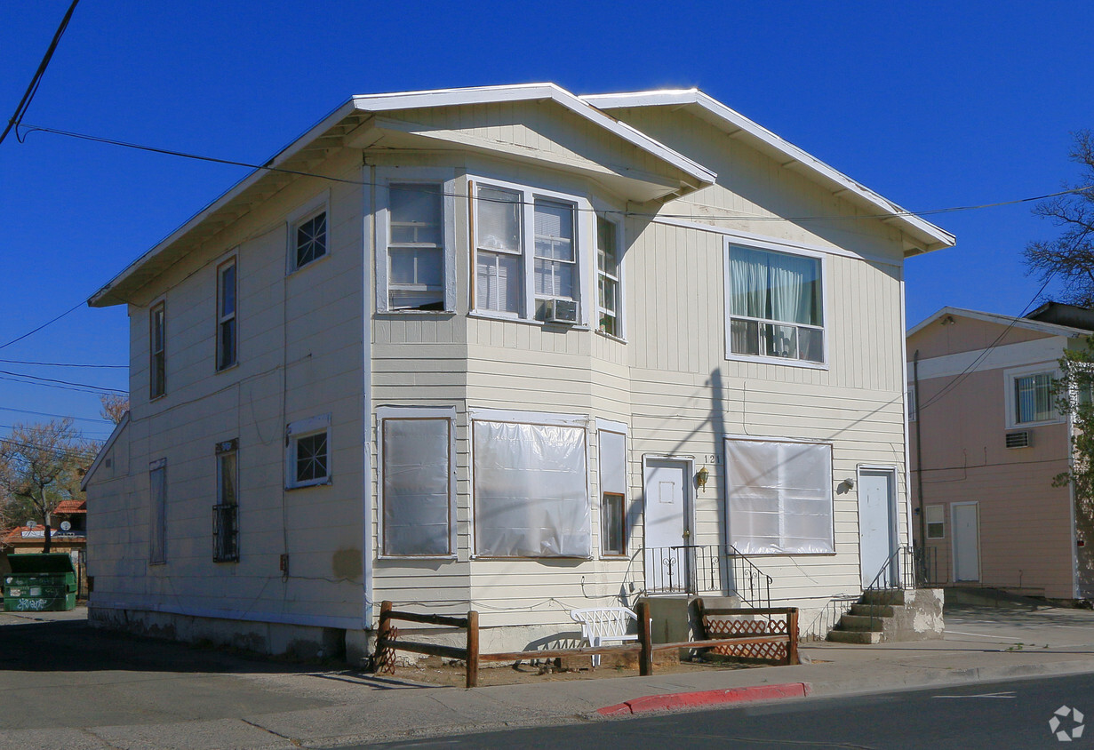 Foto principal - 121 E 6th St