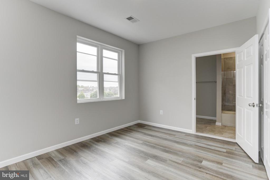Foto principal - 1923 Ashland Ave